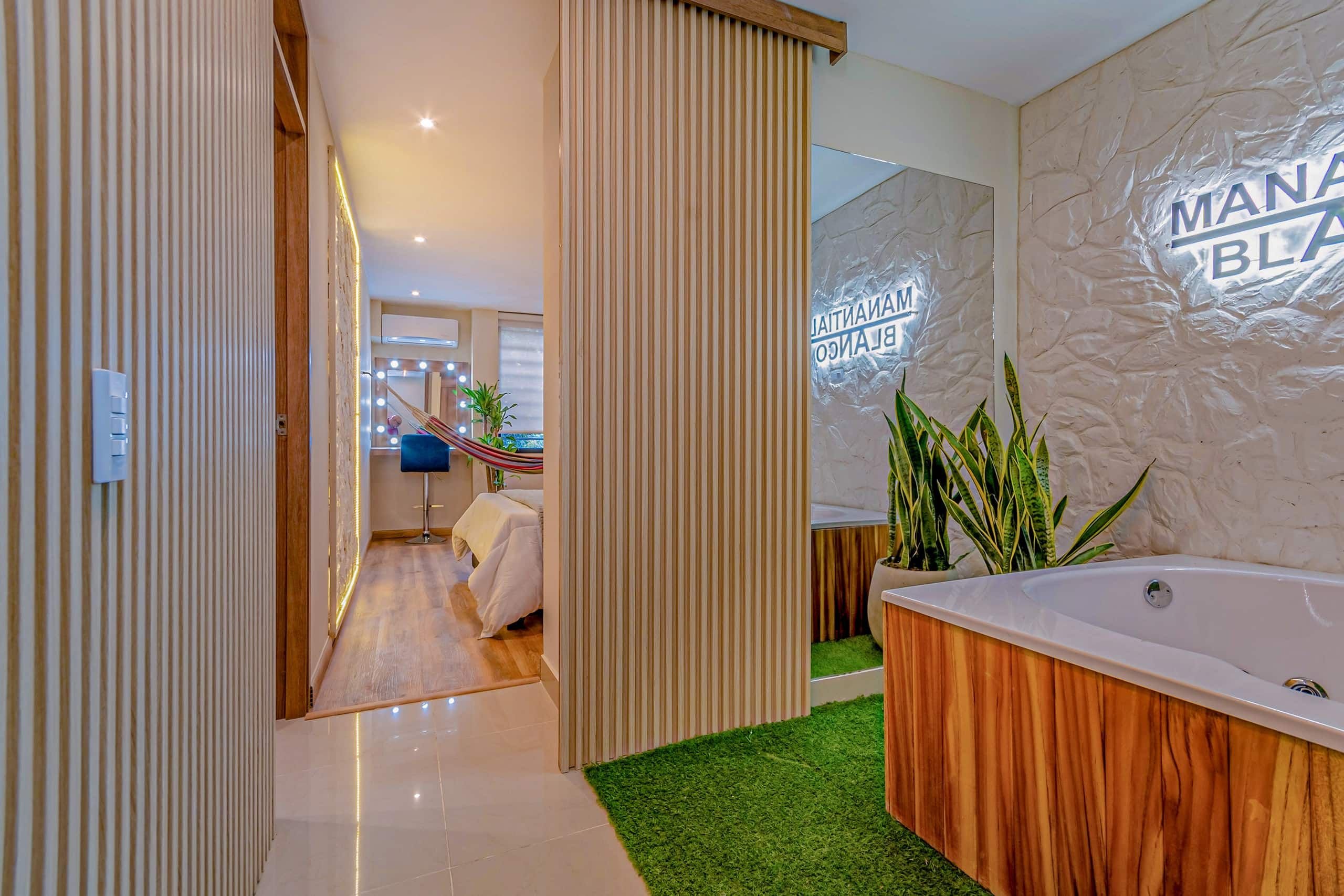 BI203| Jacuzzi Privado acabados Top en zona medica
