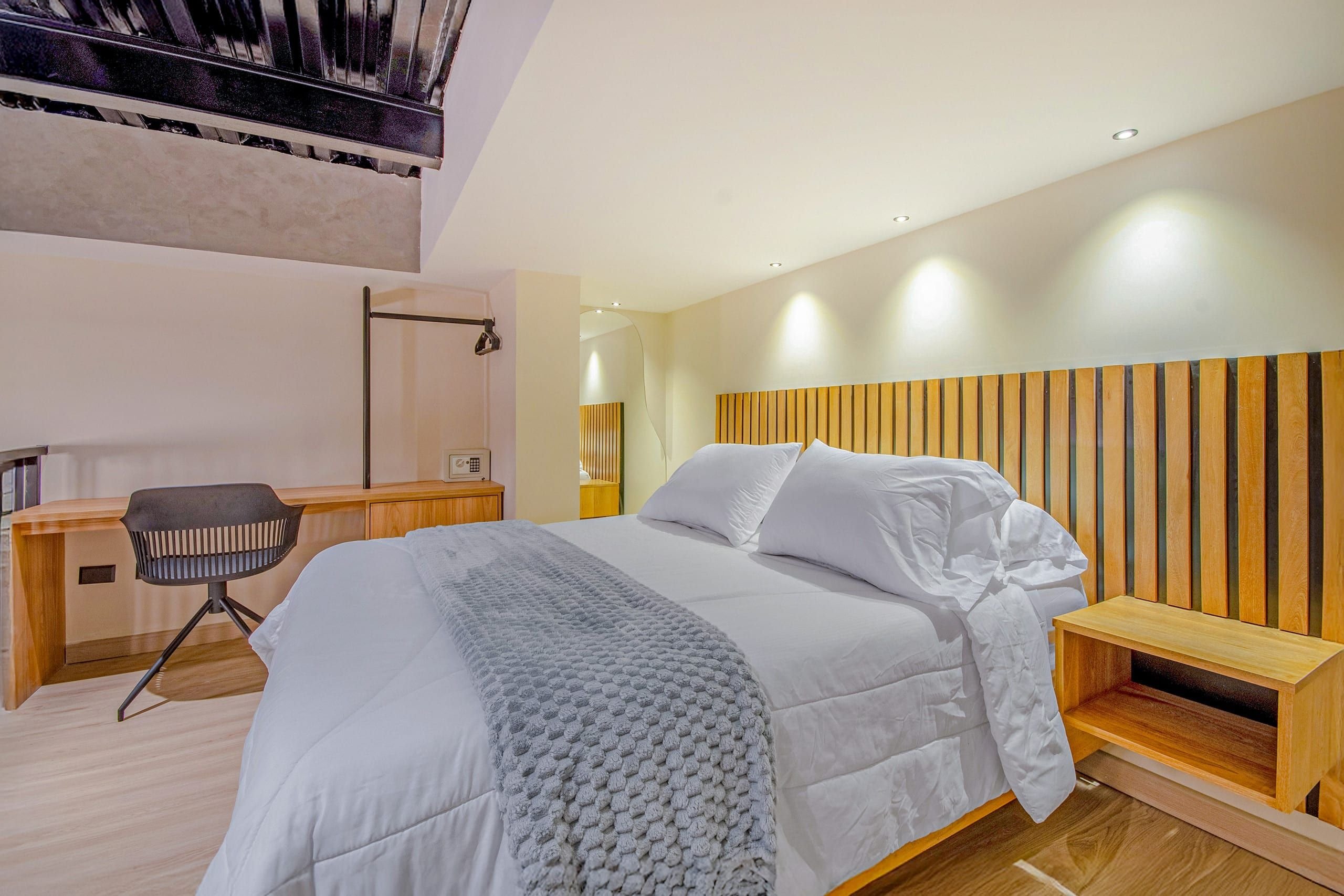 C201 | Stylish Duplex in Granada • Fast WiFi 500mb — foto 2