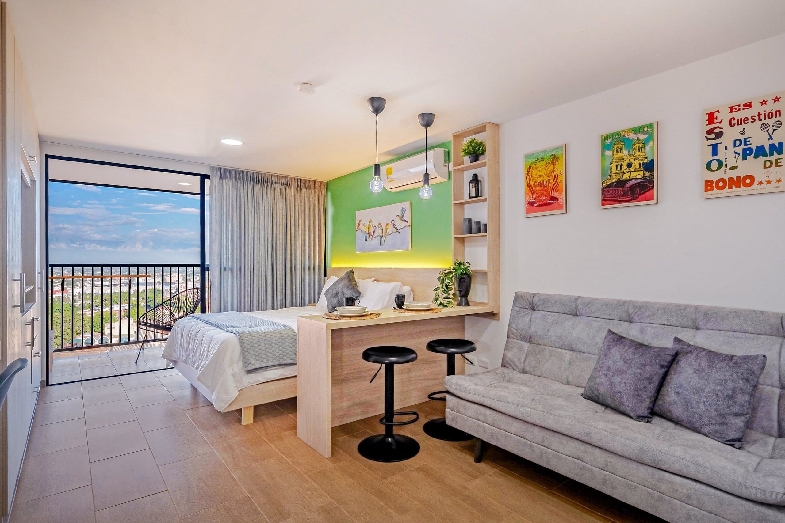 H404 | City Views + 350mb WiFi + Safe Location