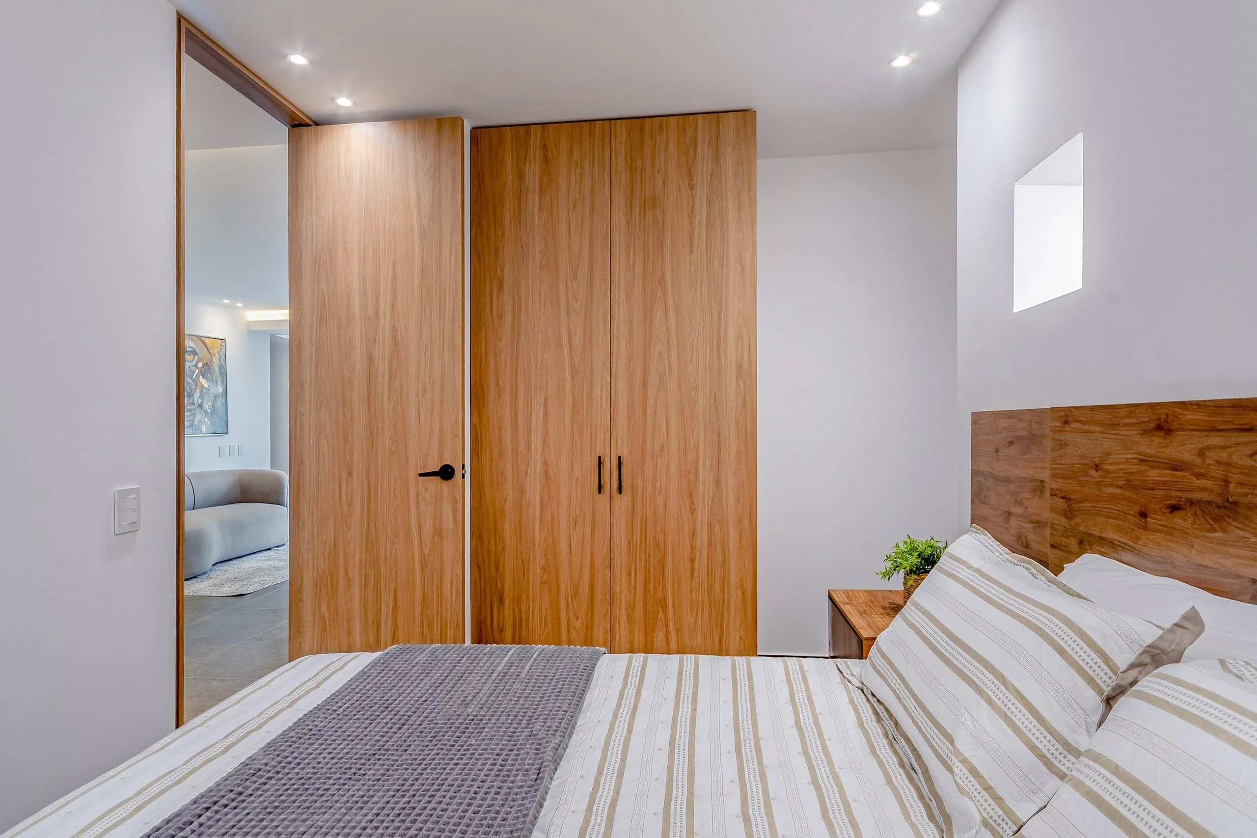 U404I Luxury 2BR Apt • Zona médica •Smart Check-in — foto 4
