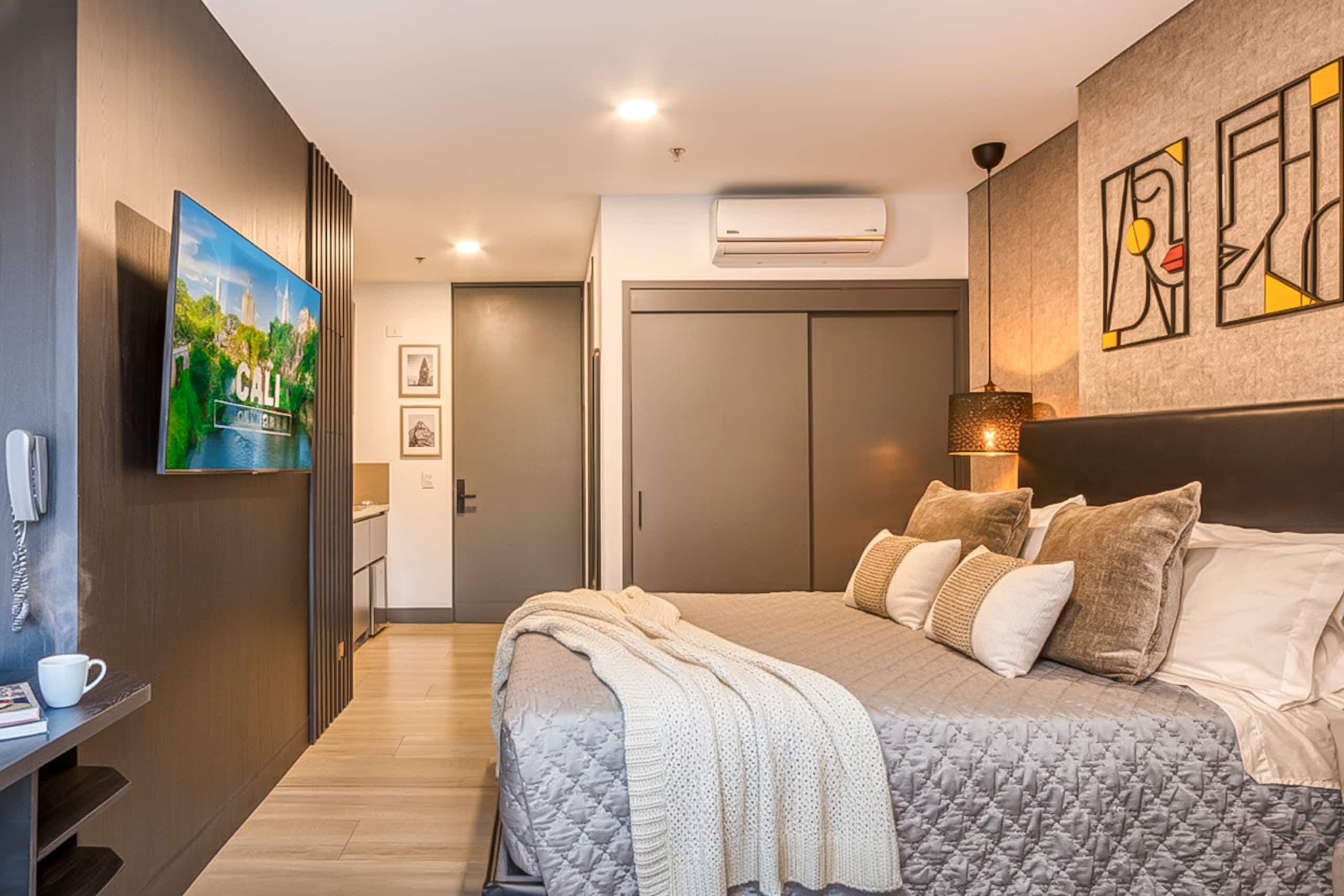 R304I Loft con balcón y piscina infinita • WiFi 5G — foto 3