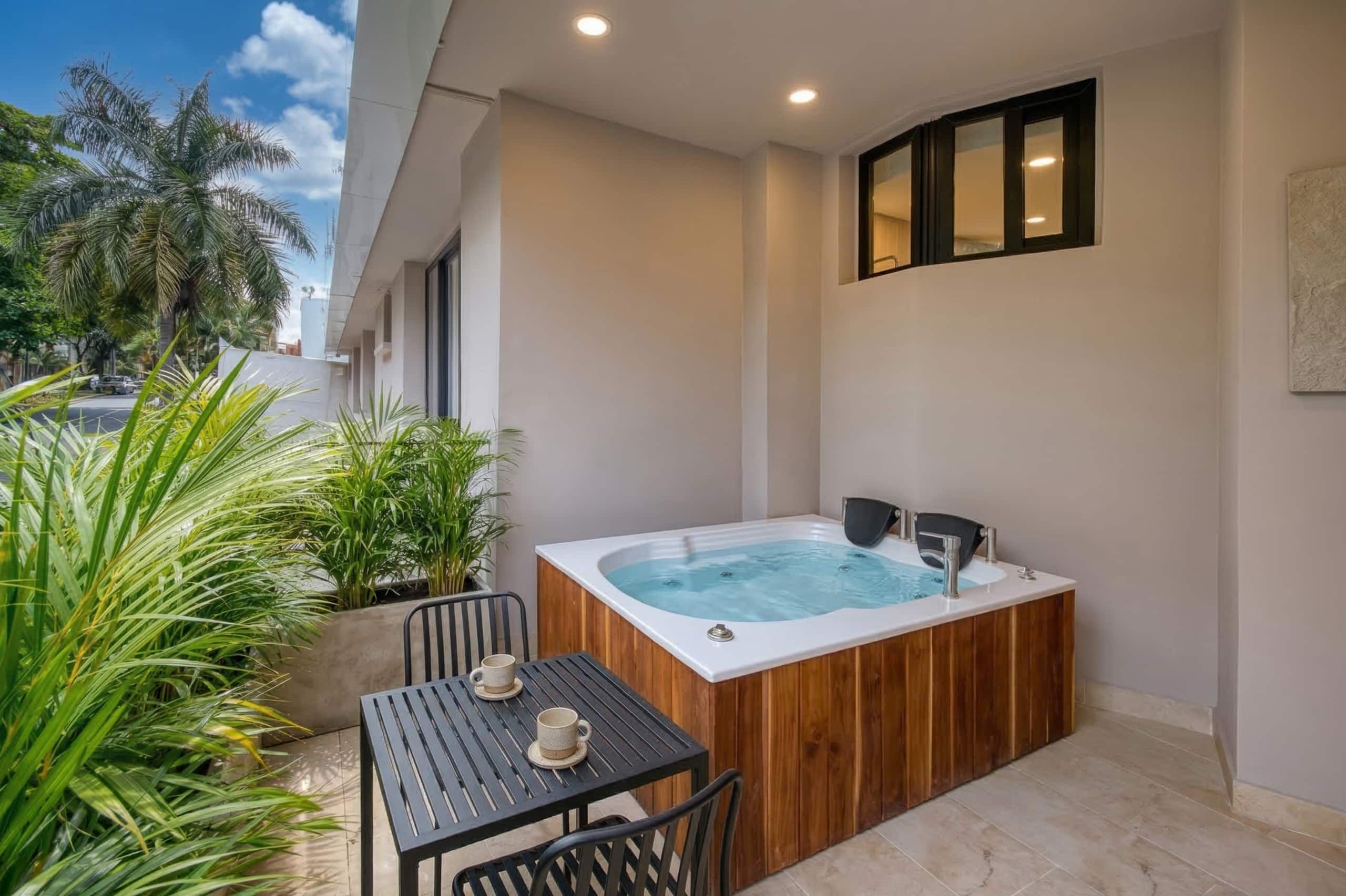 P204 | Luxury suite + jacuzzi privado | zona top